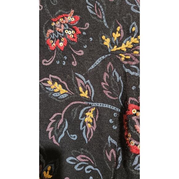 Vintage Koret Petite Black Sweater Embroidered Sequined Flowers SZ PM Grannycore - Picture 9 of 9